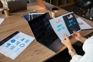 Analytics vs. Business Intelligence